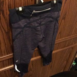 Lululemon leggings size 4